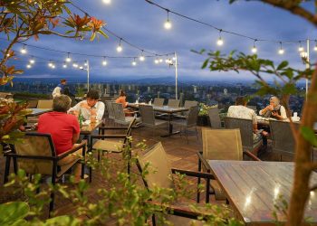 MC UB Radio Bakal Pandu Penampilan Almond Band